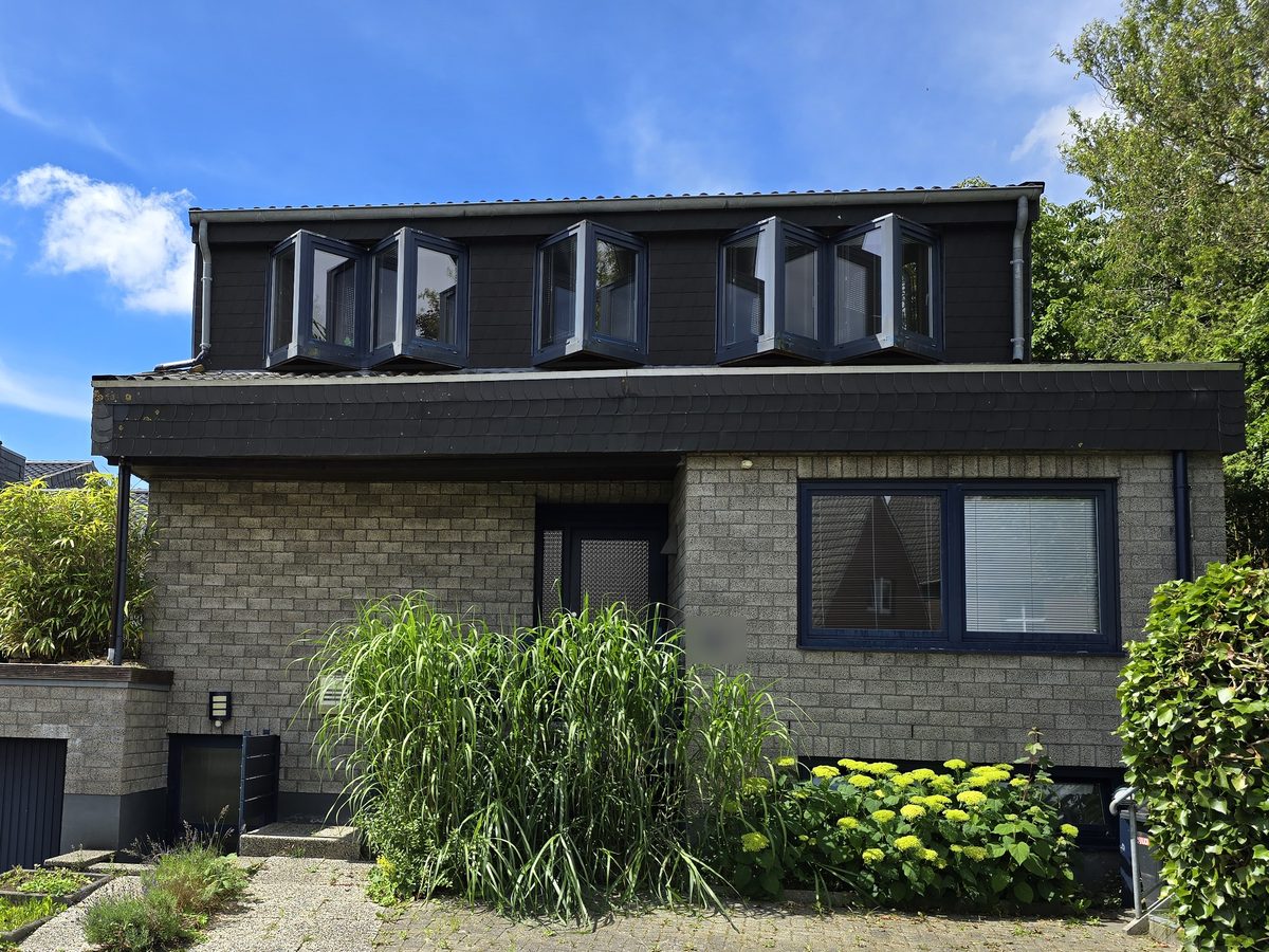Verkauft: Architektenhaus mit zwei Wohnungen in Emden-Wolthusen