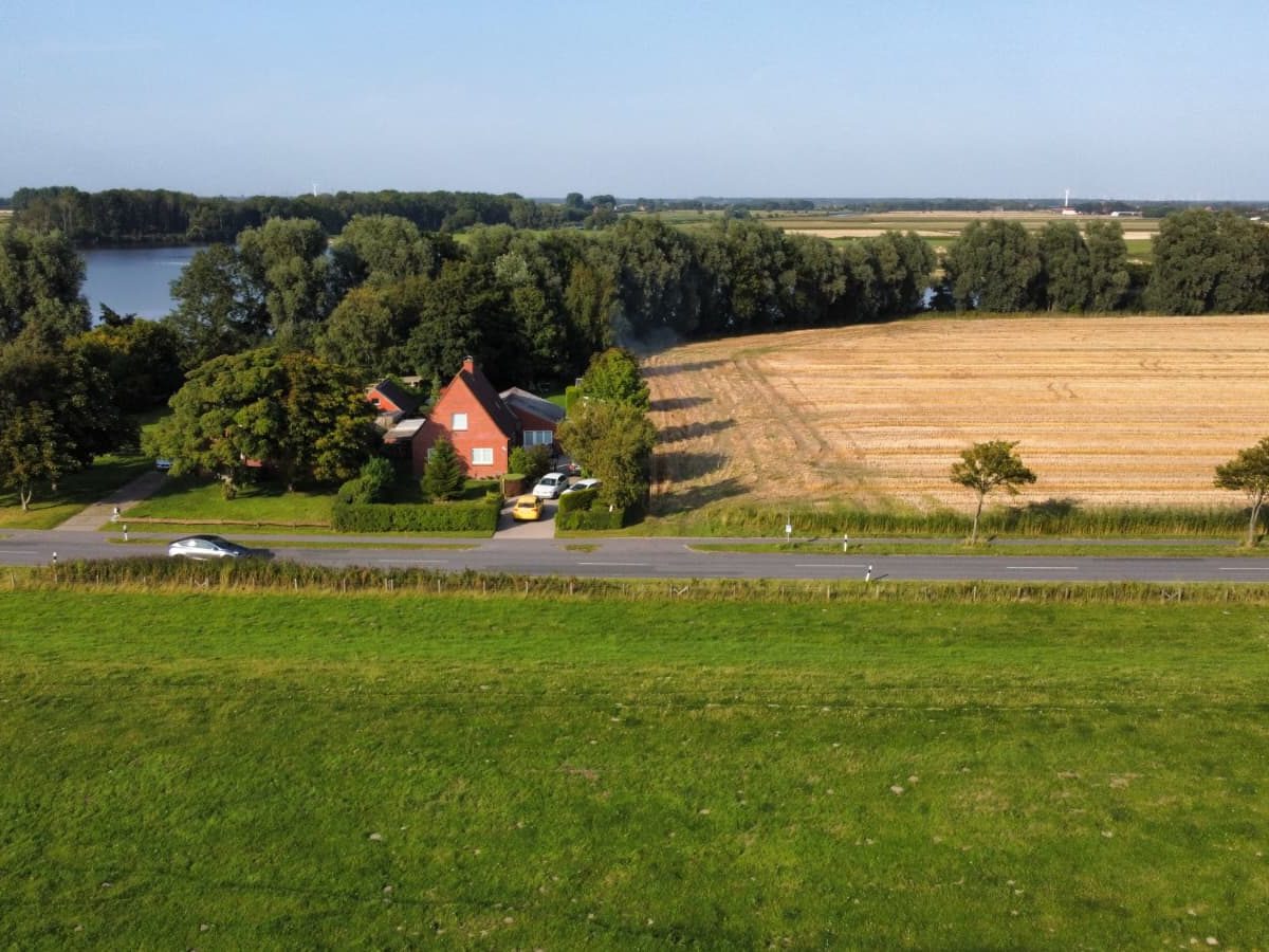Verkauft: Einfamilienhaus mit Anbau am Deich in Norden-Neuwesteel
